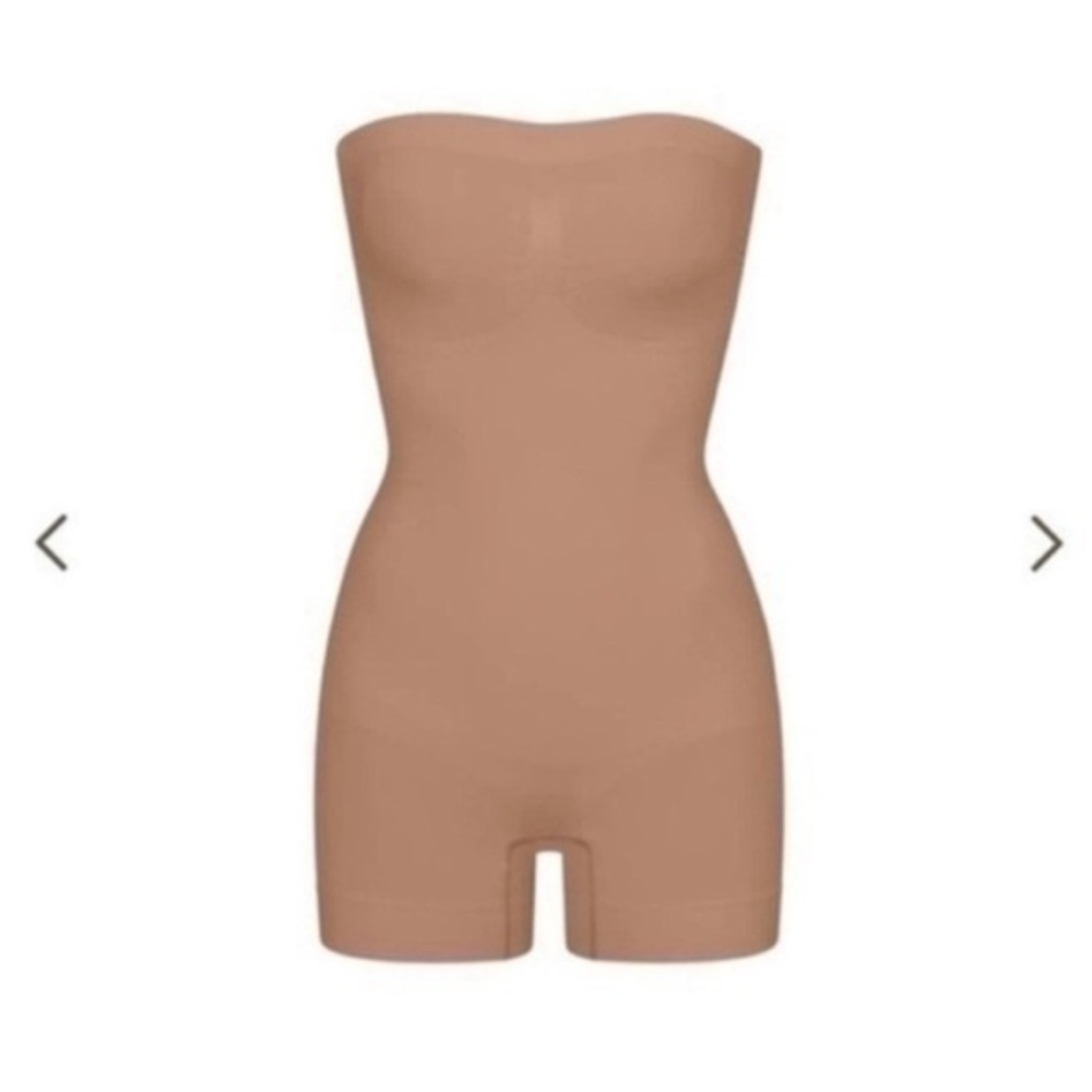 SKIMS SEAMLESS SCULPT STRAPLESS SHORTIE BODYSUIT SIENNA BEIGE XS